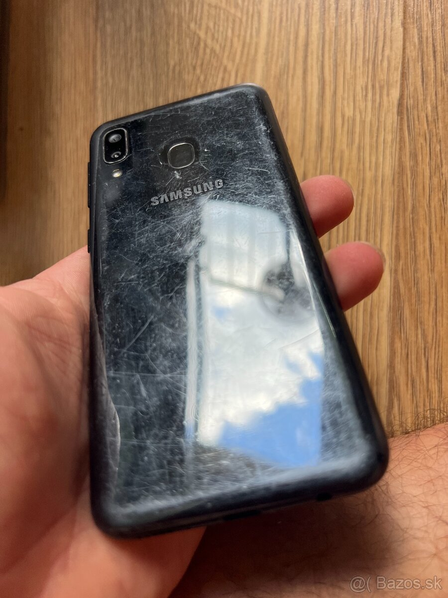 Samsung Galaxy A20e (SM-A202F/DS) - 3