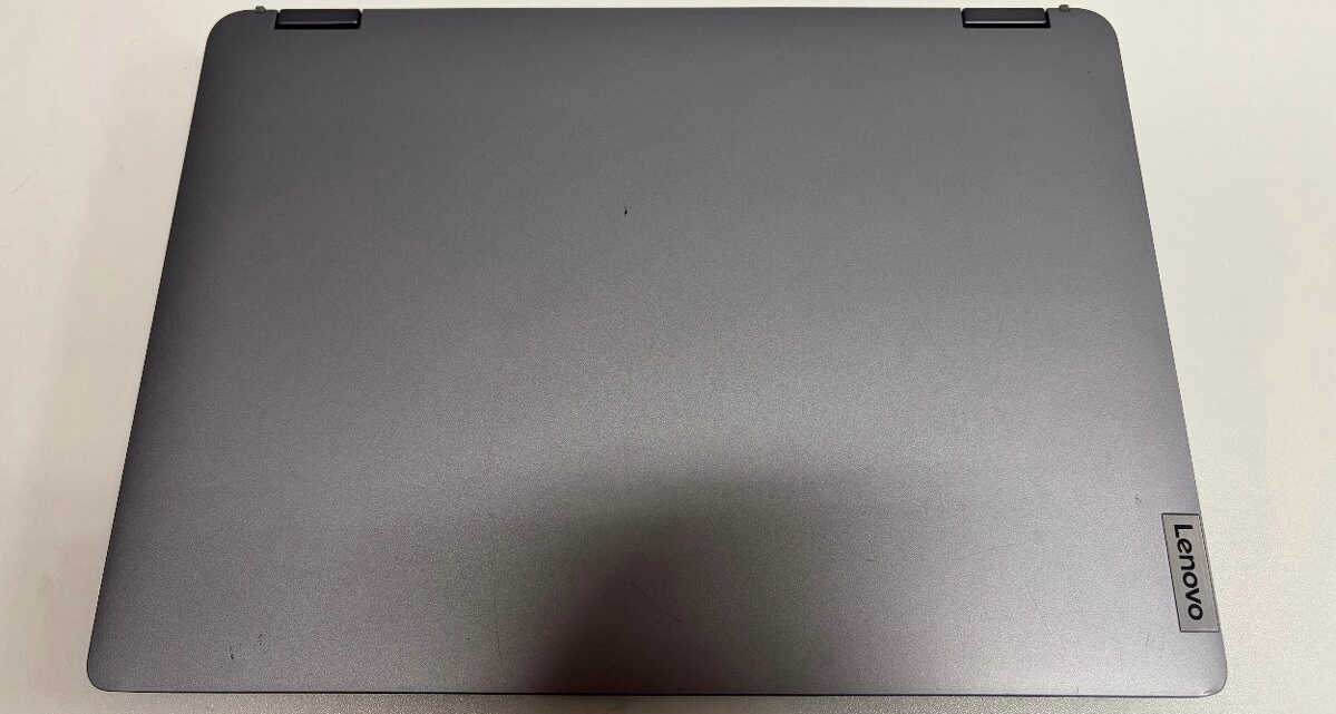 Lenovo IdeaPad Flex 5 14ABR8 - - 3