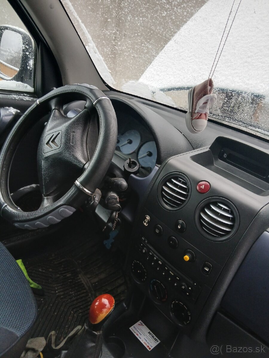 Citroën Berlingo 1,6 benzín - 3