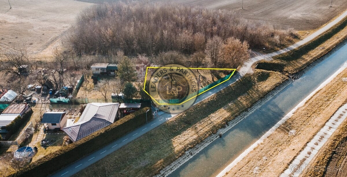 Na predaj stavebný pozemok v obci Šaštín - Stráže - 3