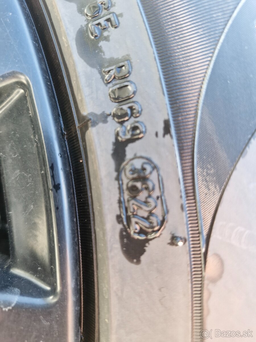 Range Rover Evoque alu disky,nové zimné pneu