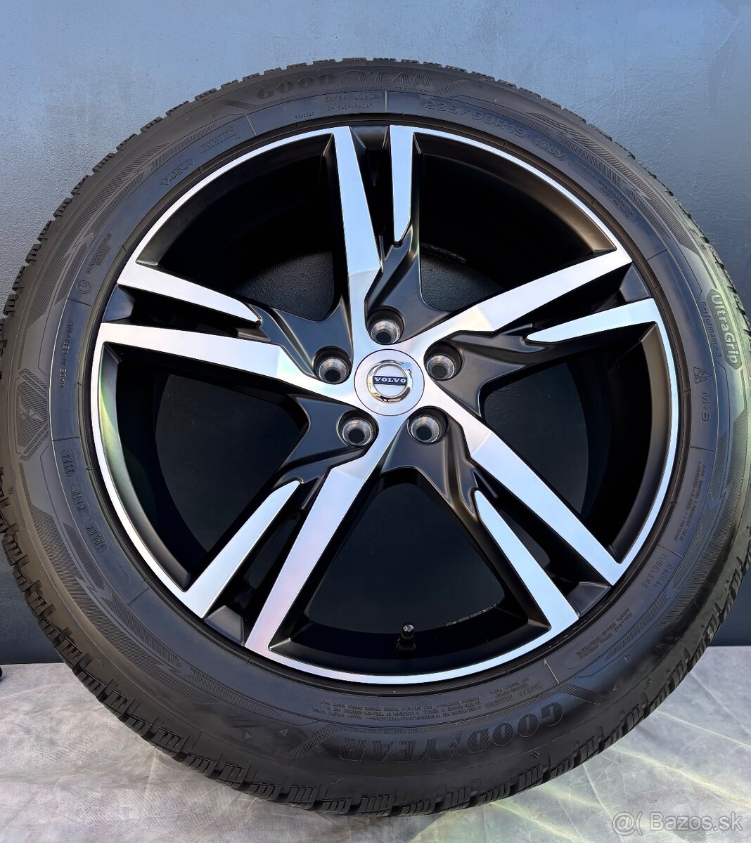Zimní top sada Volvo XC40 / V90 CC 235/50R19 103V - 3