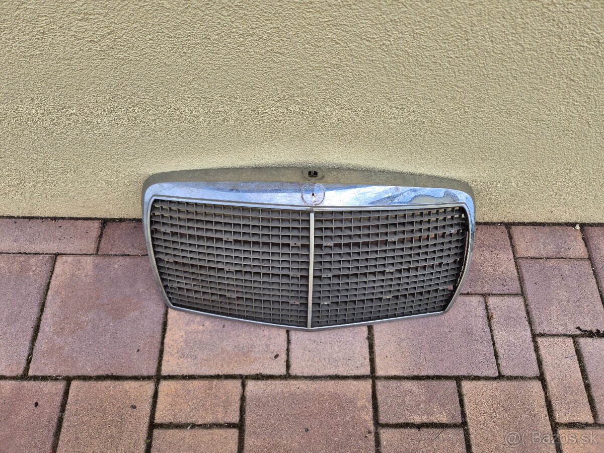 Mercedes W115 maska - 3