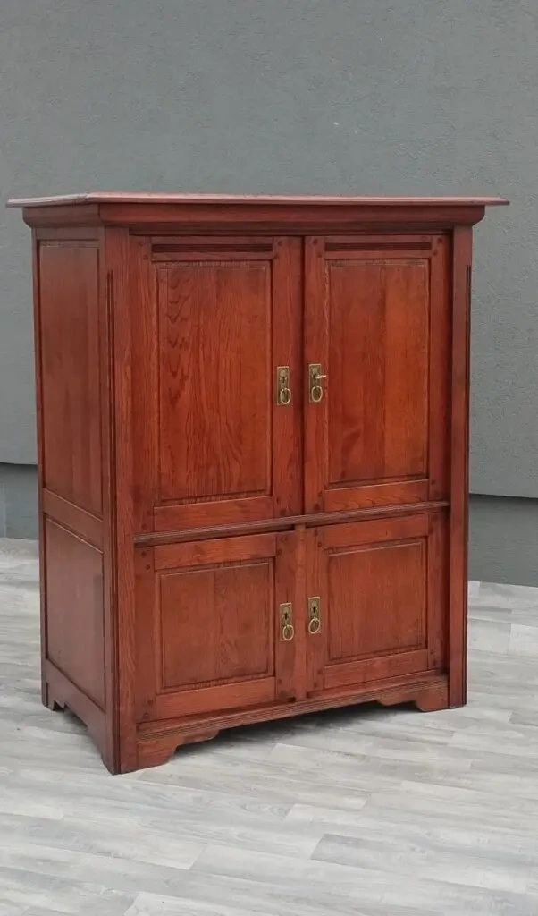 Skriňa Tv masívna. - 3