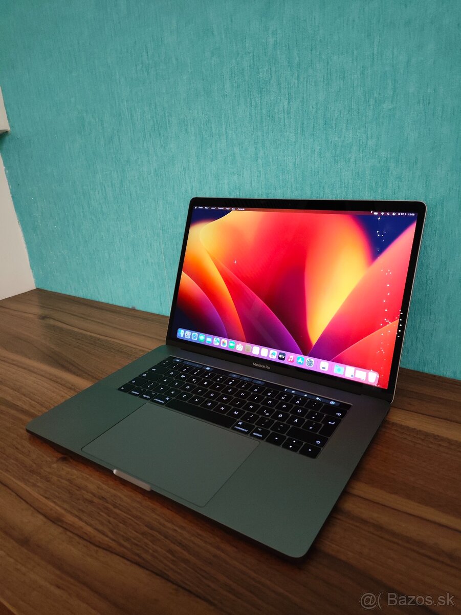 A1707 MacBook Pro i7 • 16GB • 512GB - 3