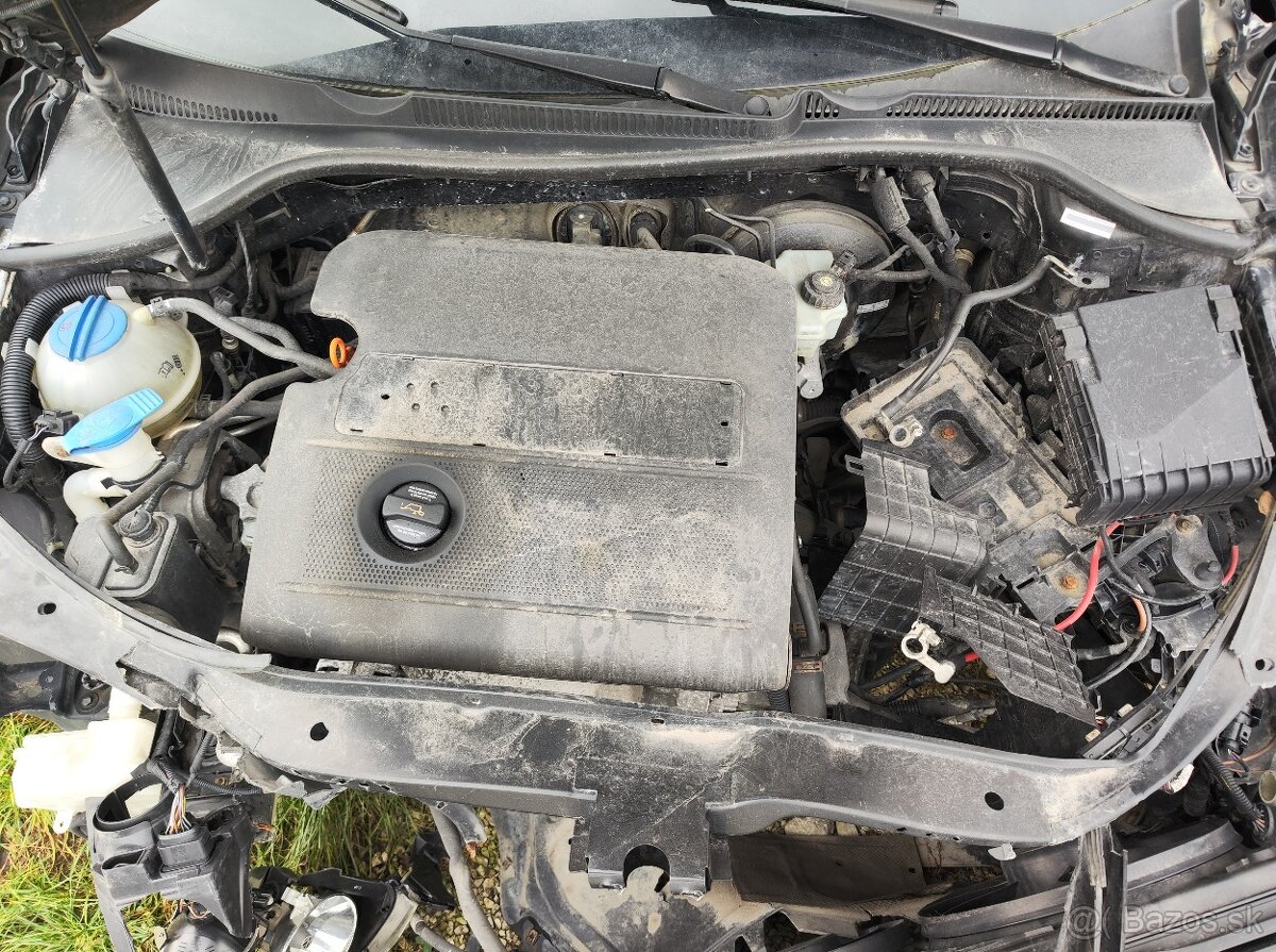 VW Golf 1,4 16V benzín 55 KW - 3