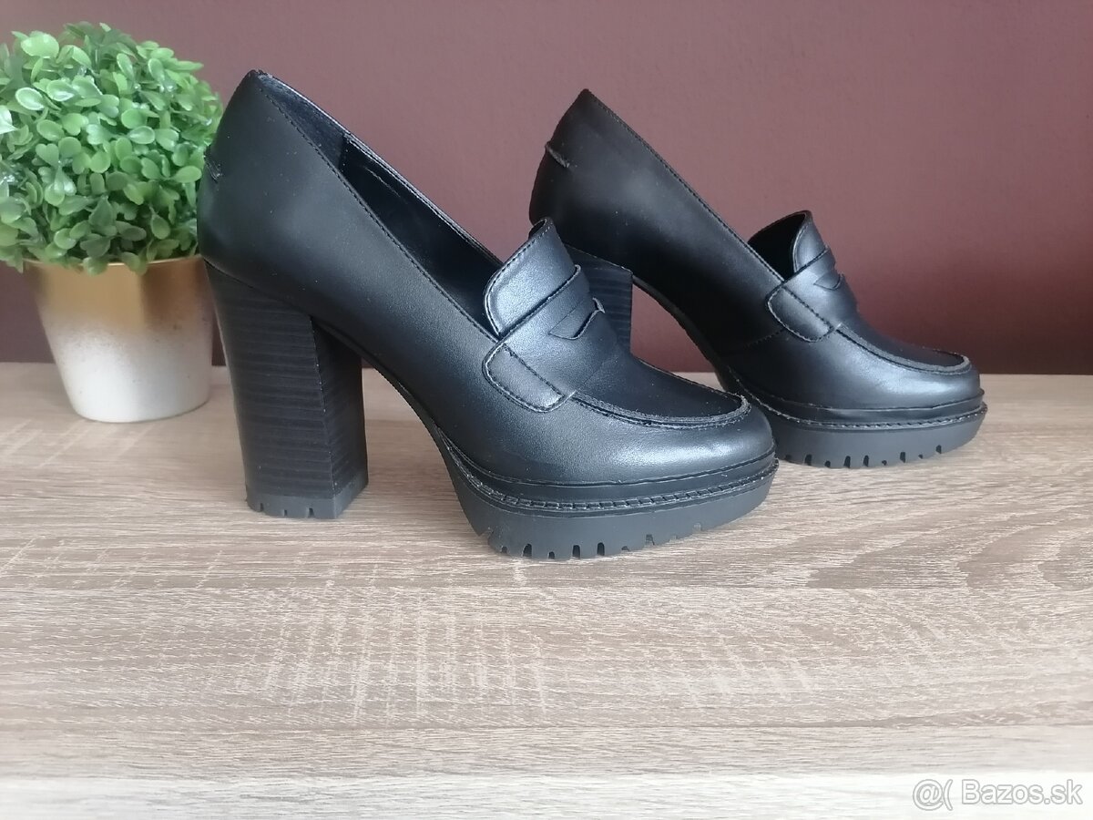 Čierne lodičky na platforme - 3