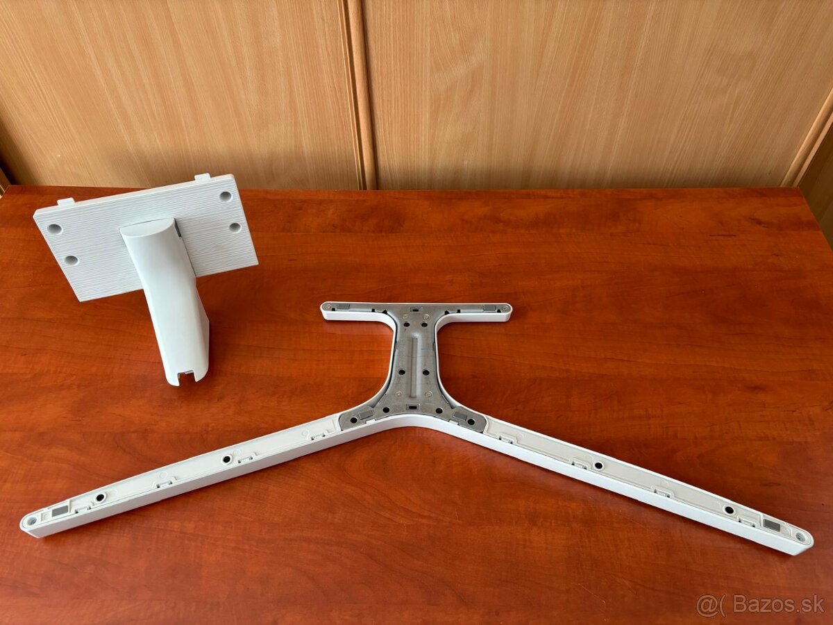 Len stojan na televízor SAMSUNG UHD TV 7 Series UE43RU7412U - 3