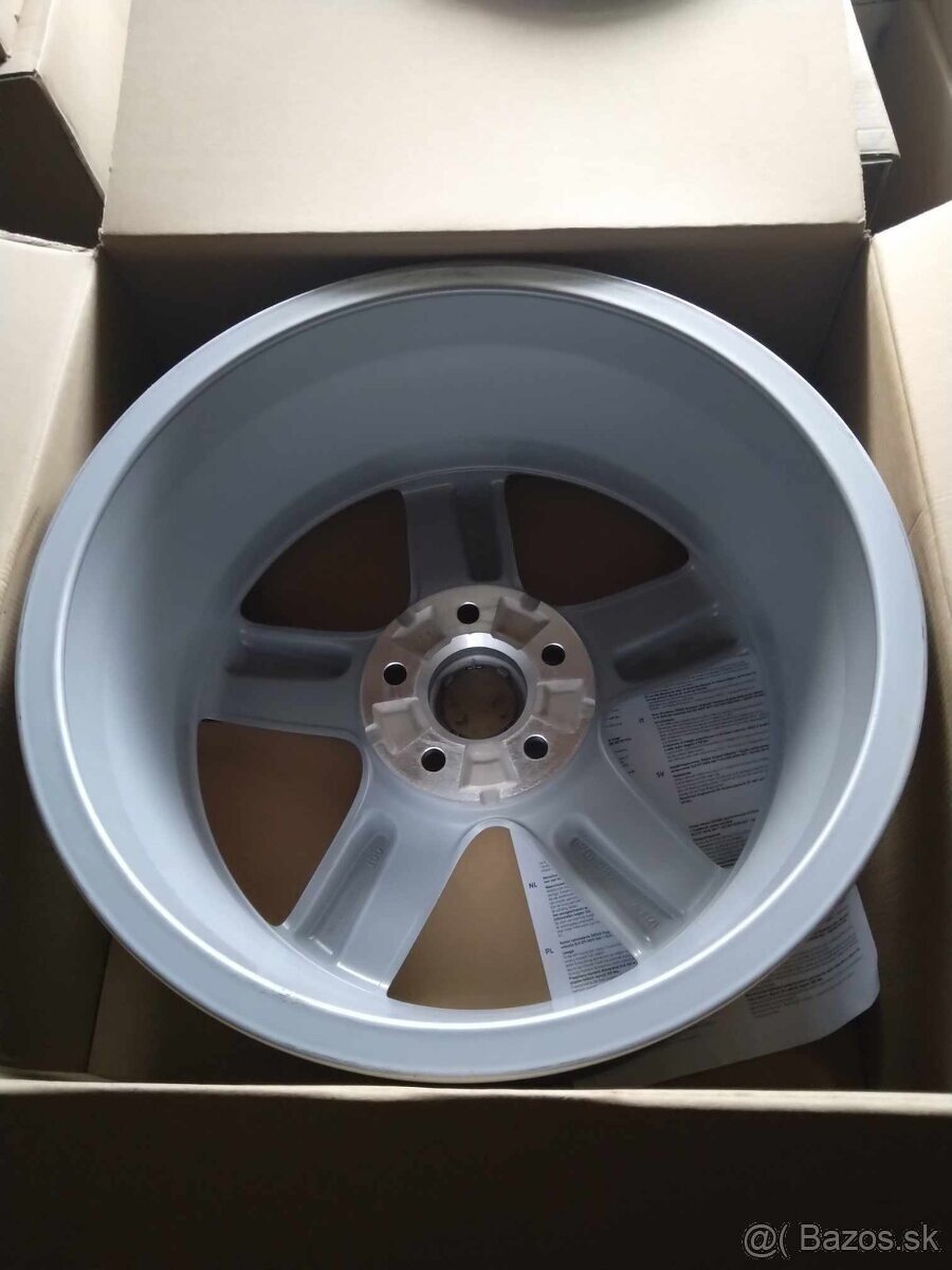 AUDI 5 x 112 R 17 100 % stav + pneu. - 3