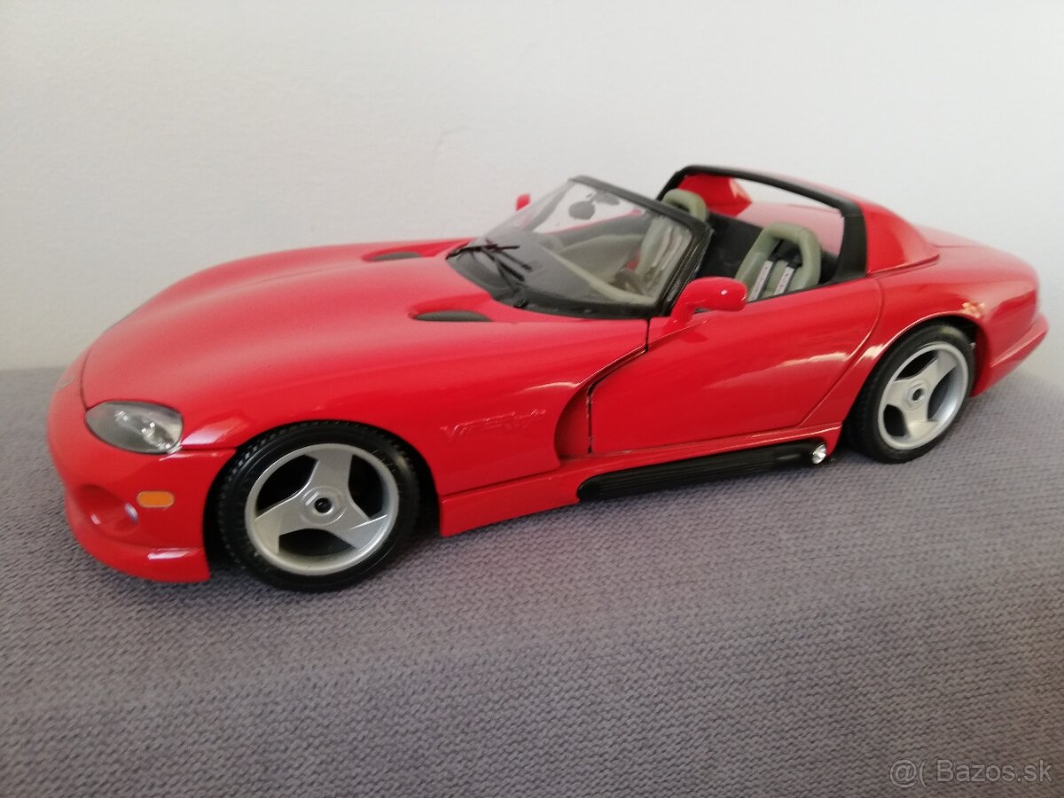 1:18 DODGE Viper Bburago , cervena - 3