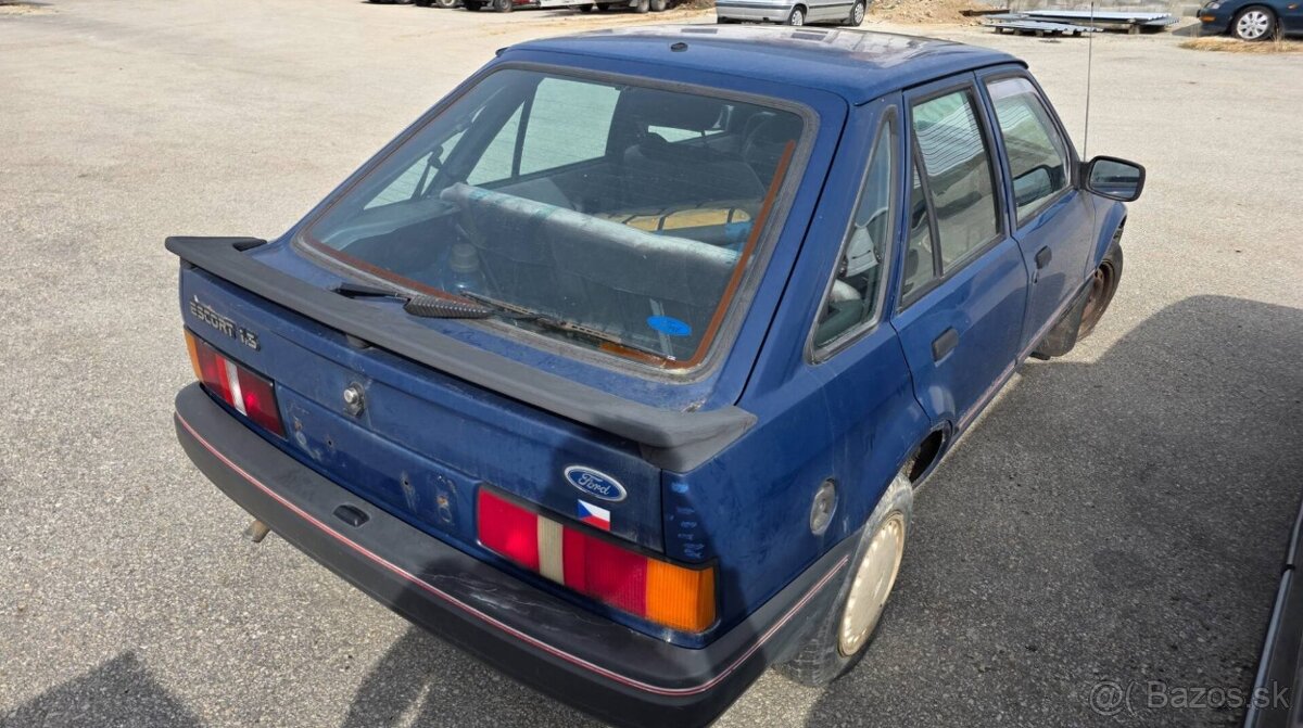 Ford Escort 1.3 rok 1986 - 3