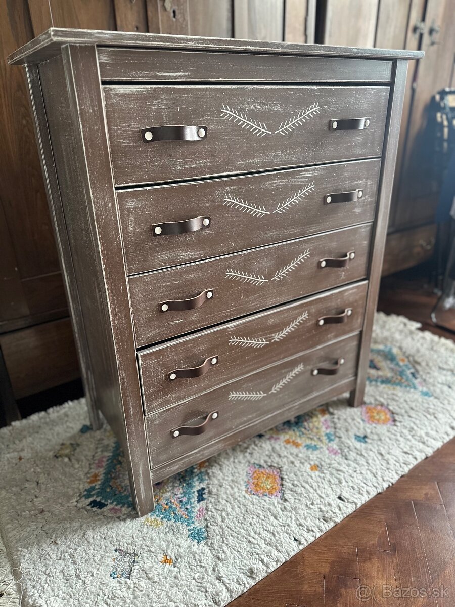 Ručně vyrobená komóda - 3