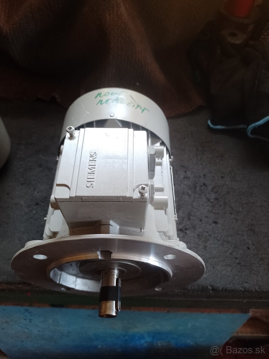 Predam elektromotor Siemens. - 3