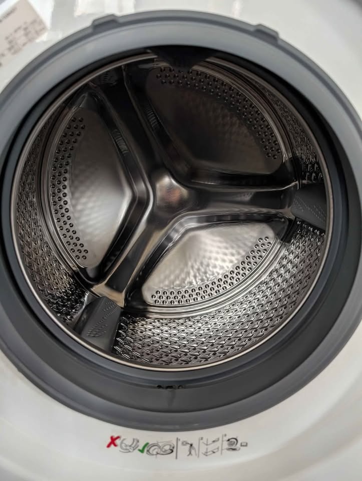 Predám vstavanú práčku Beko - 3