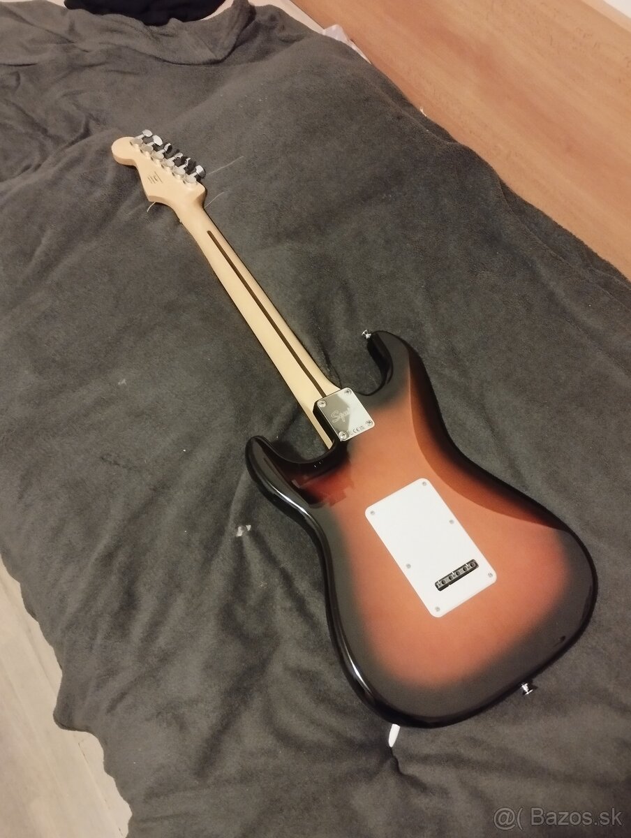 Fender squier stratocaster - 3