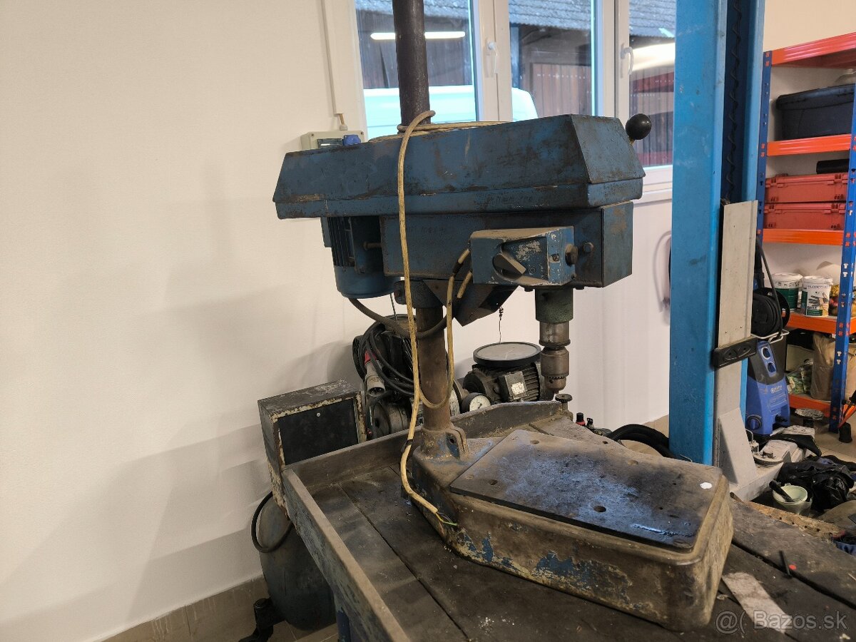 Stojanová vŕtačka - 3