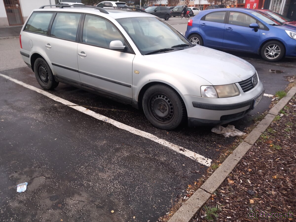 Predám Volkswagen Passat Combi 1.6 benzín - 3