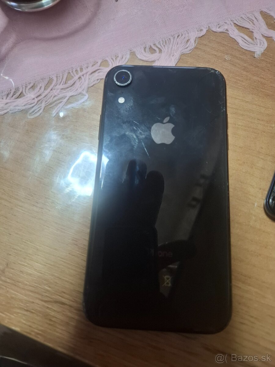 Predam Iphone XR na diely - 3