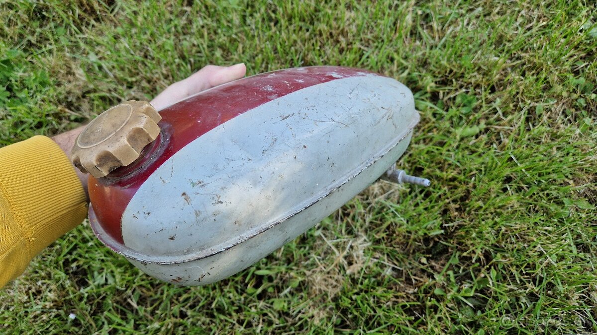 Nádrž Stadion S11 s viečkom a palivovým ventilom - 3