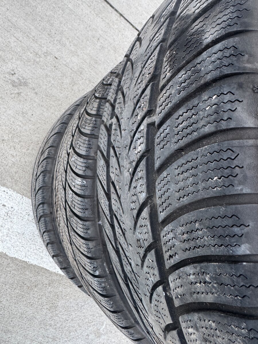 Triangle 225/45 R17 zimné - 3