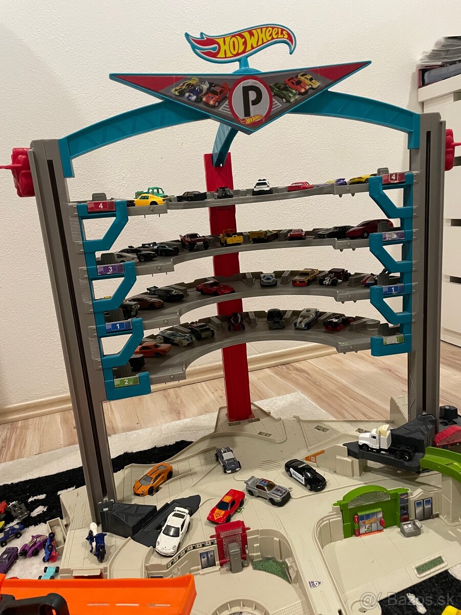 Hot wheels 2x garáž a kamión vrátane autíčiek - 3