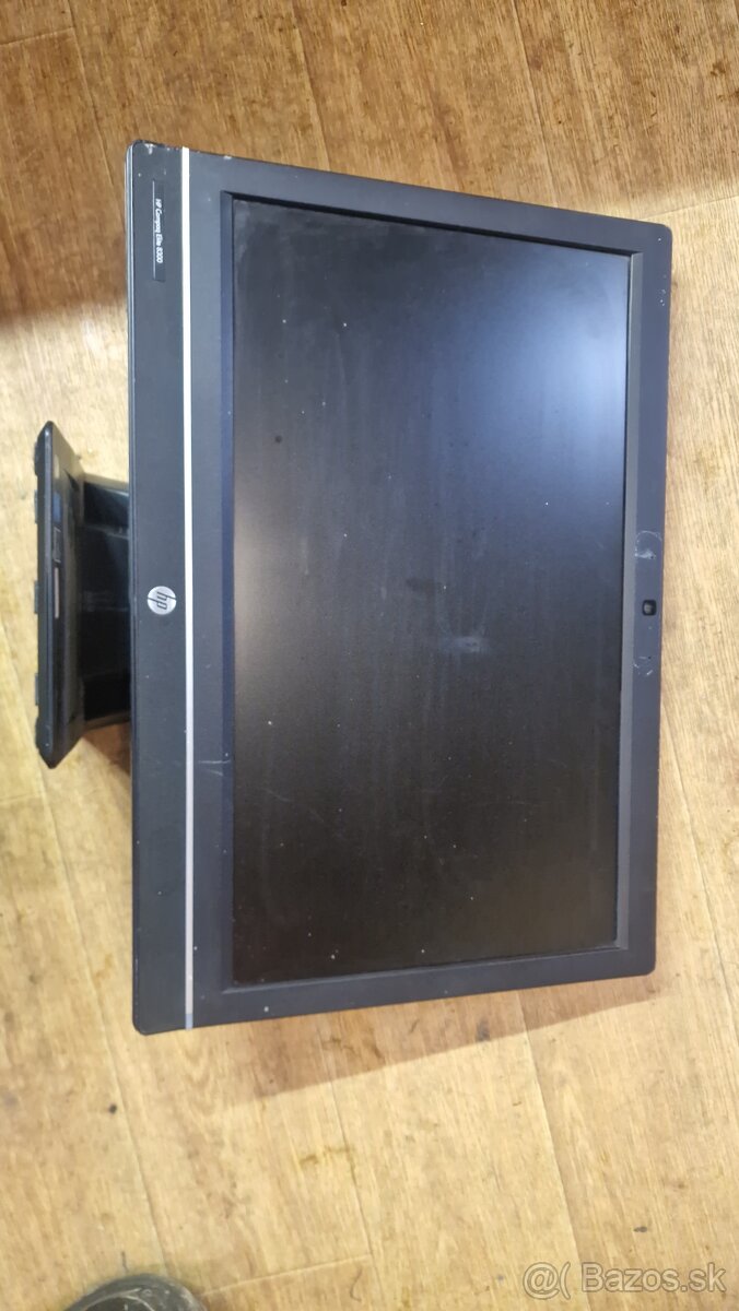 Predam HP compaq elite 8300 s monitorom - 3