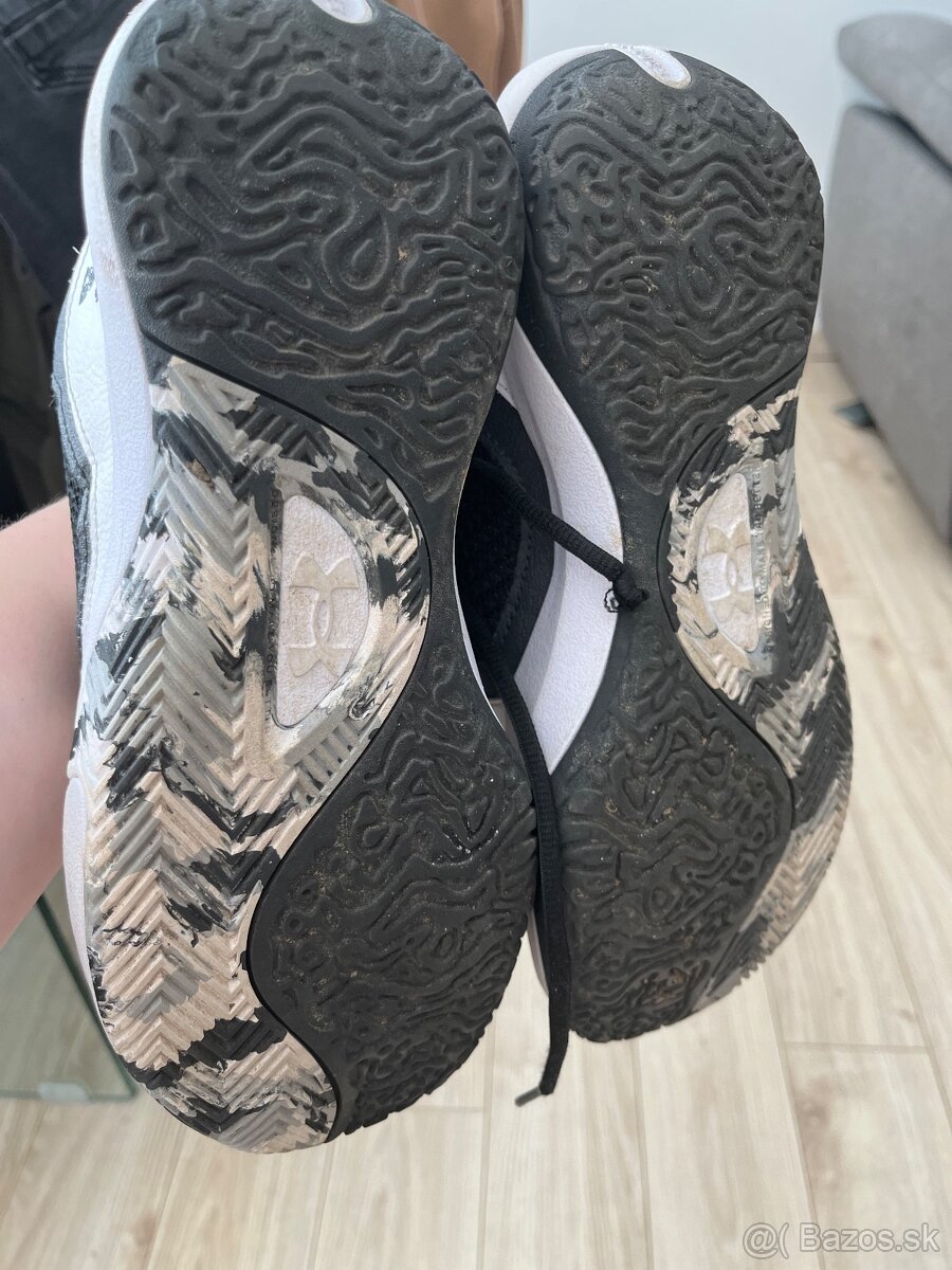 Basketbalove tenisky-Under Armour-40,5 - 3
