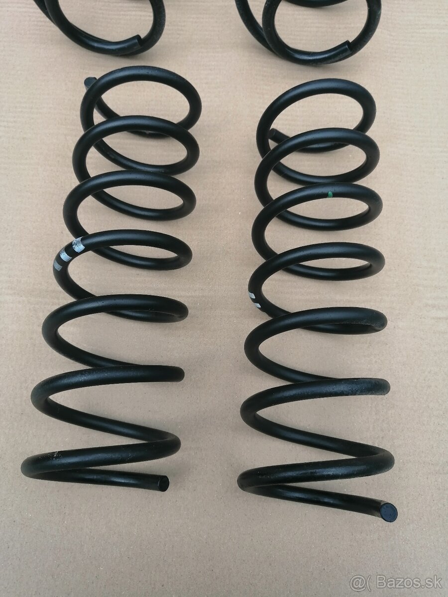 Predám pružiny na Volvo C30 1.6 benzín - 3