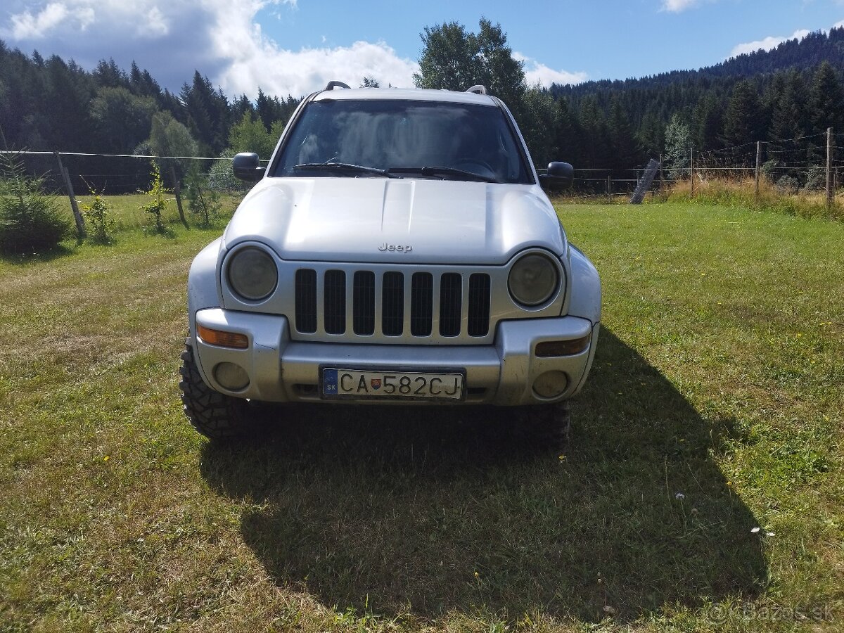 Predám Jeep Cherokee KJ - 3