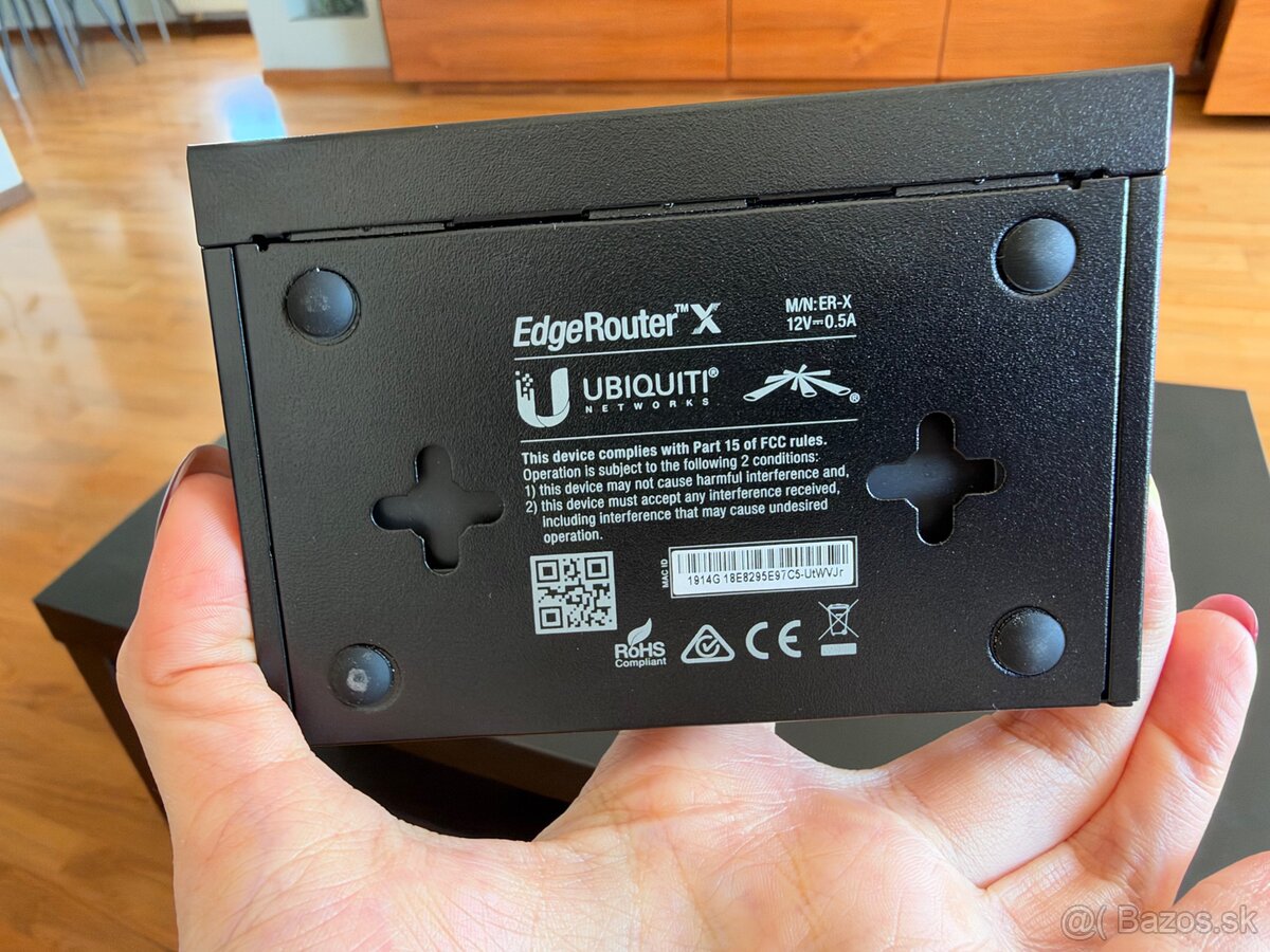 Ubiquiti EdgeRouter X ER-X + napájací adaptér - 3