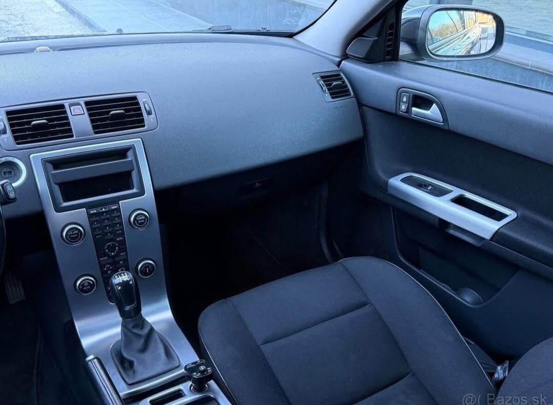 Predám Volvo V 50. 1.6D - 3