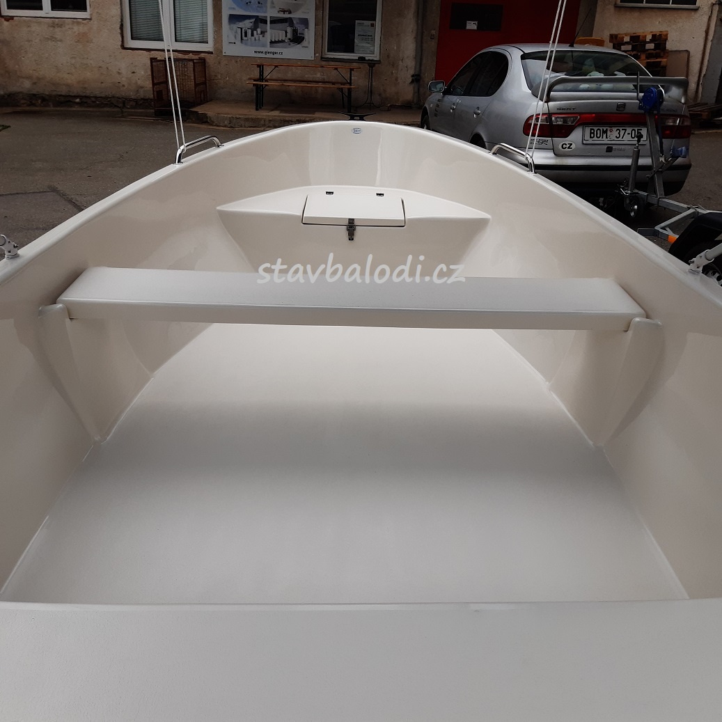 Motorový čln Patrik 370 - 3