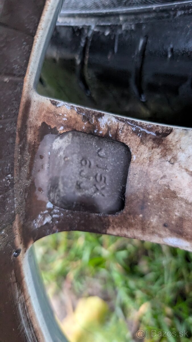 Mazda sada kolies R15 - 3