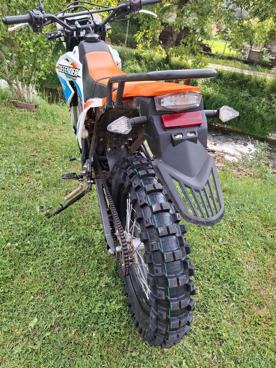 Defender 250ccm