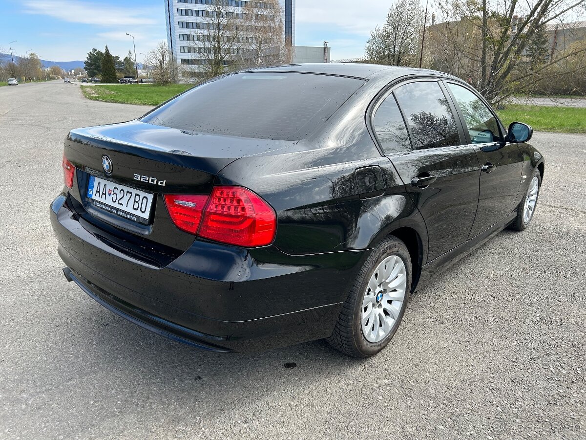 Predám BMW E90 LCI 320d xDrive 130kW facelift - 3