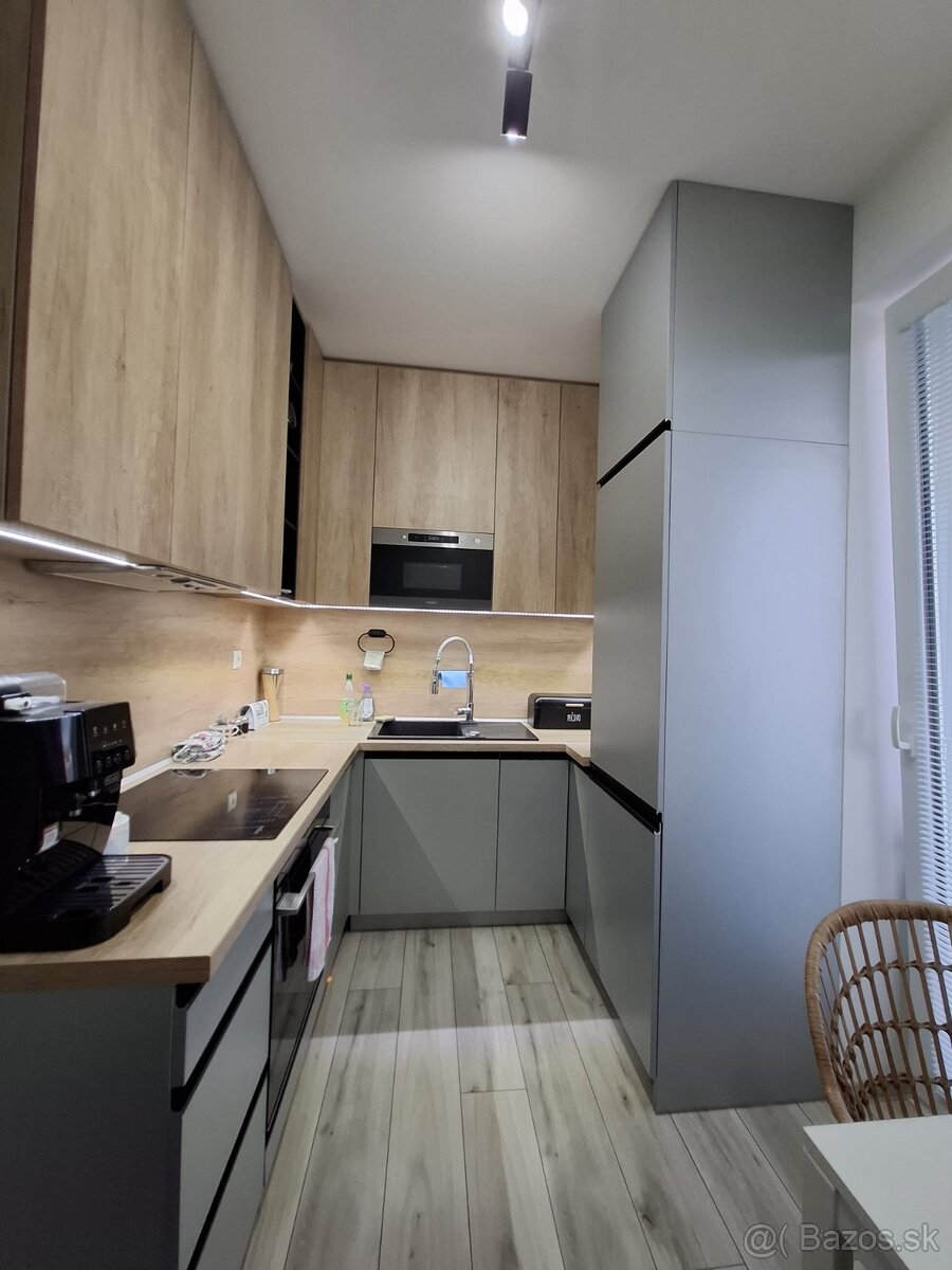 Prenájom 2-izbový byt s balkónom, Martin - Cross - 3