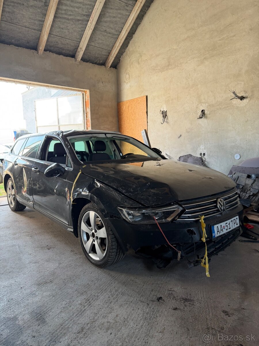 Volkswagen Passat B8 havarované - 3