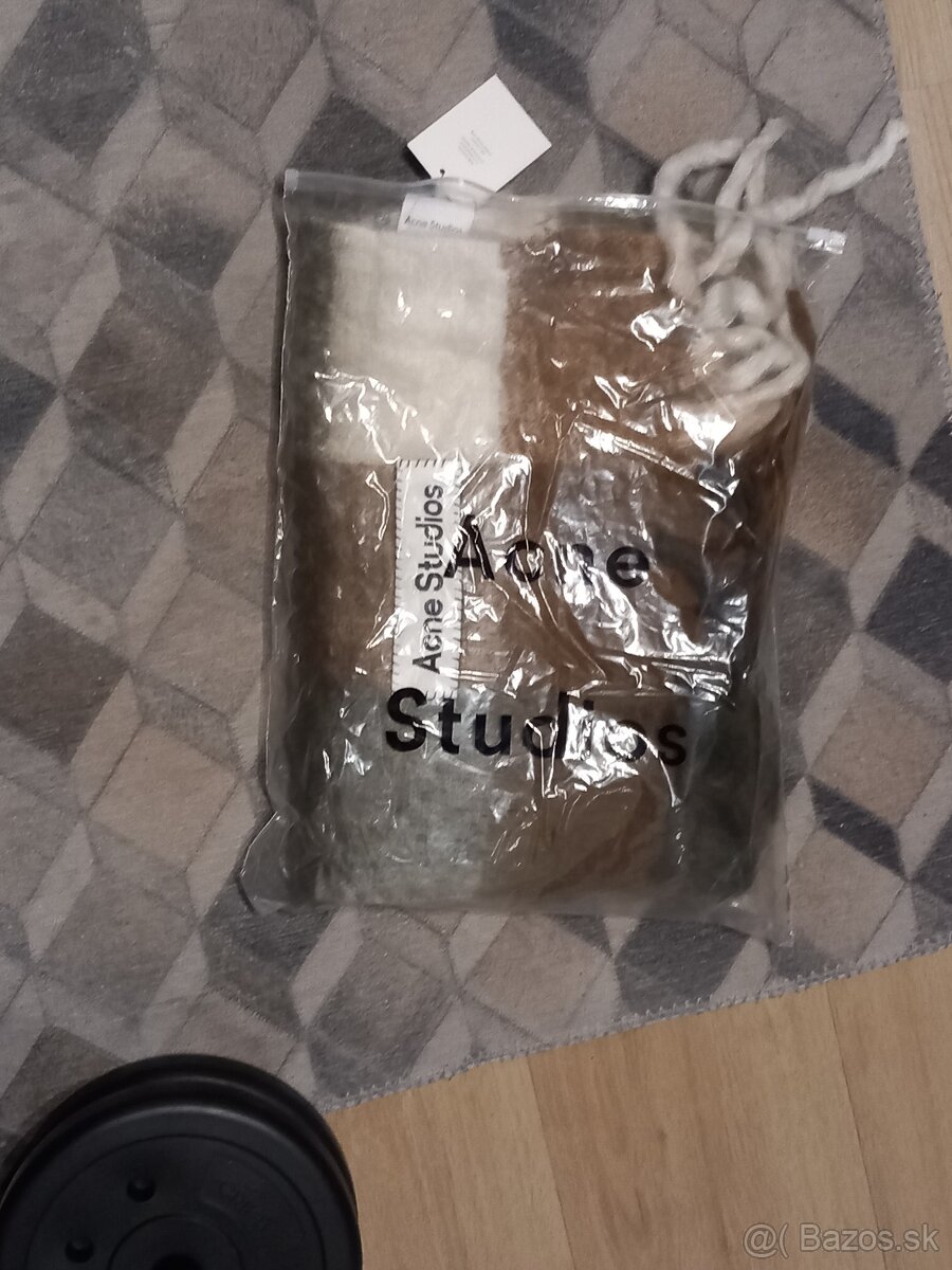 Acne Studios šál - 3