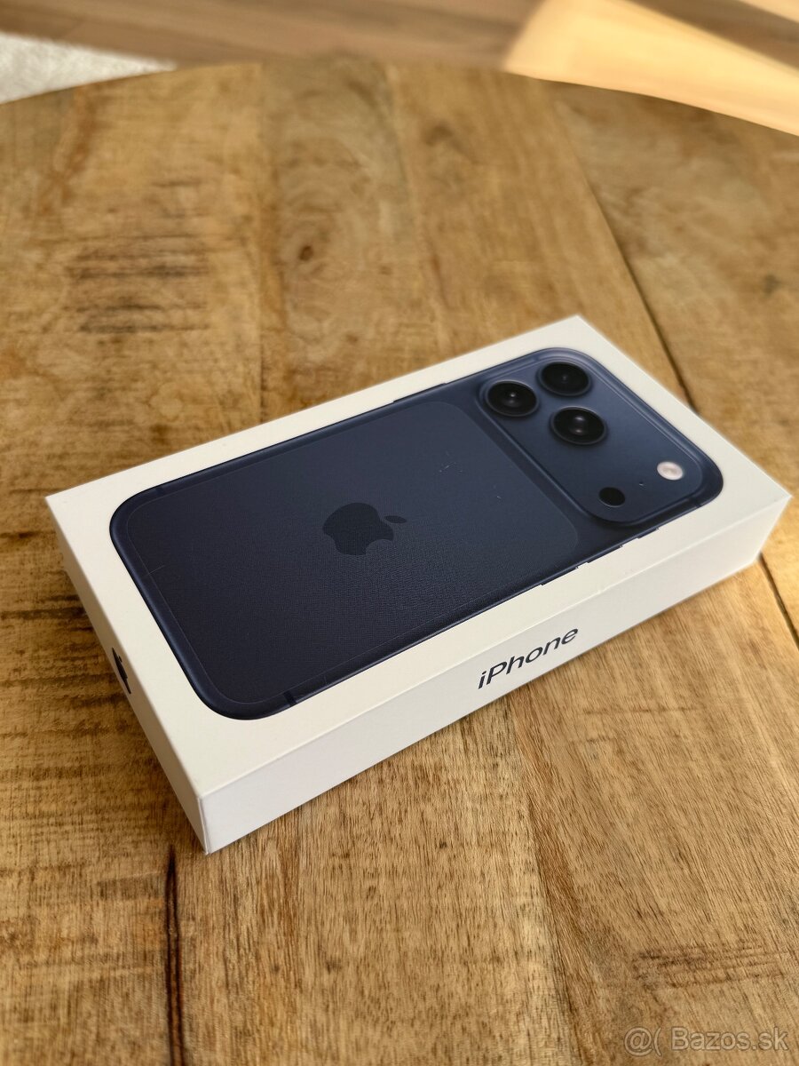 Apple iPhone 17 Pro Deep Blue 256GB - 3