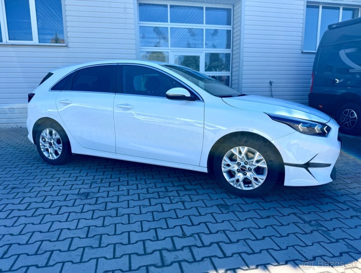 Kia Ceed 1,5 118 kw Automat ZÁRUKA - 3
