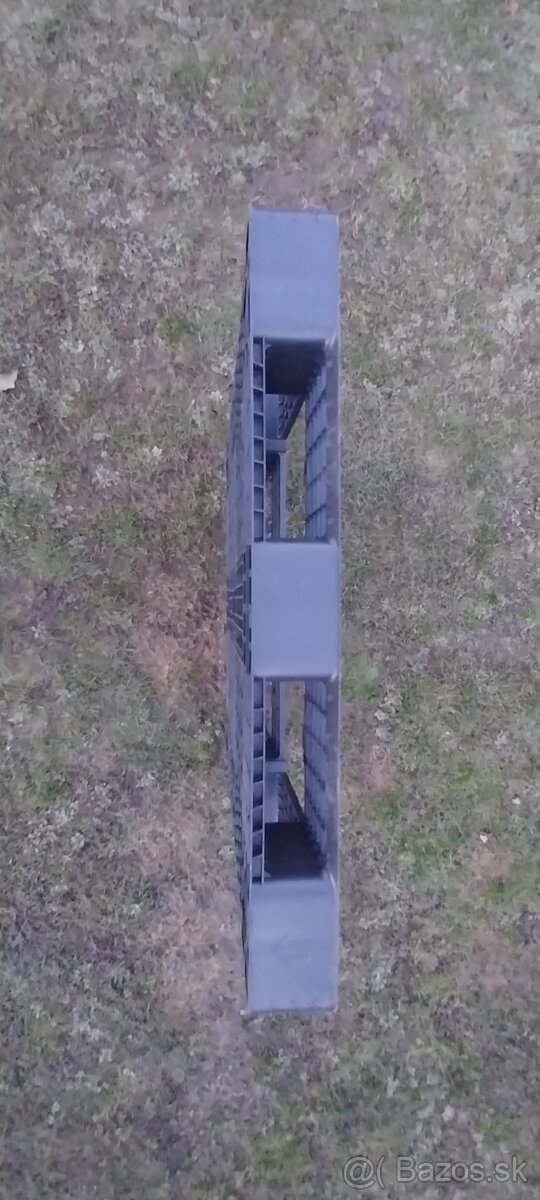 Predám plastové palety - 3