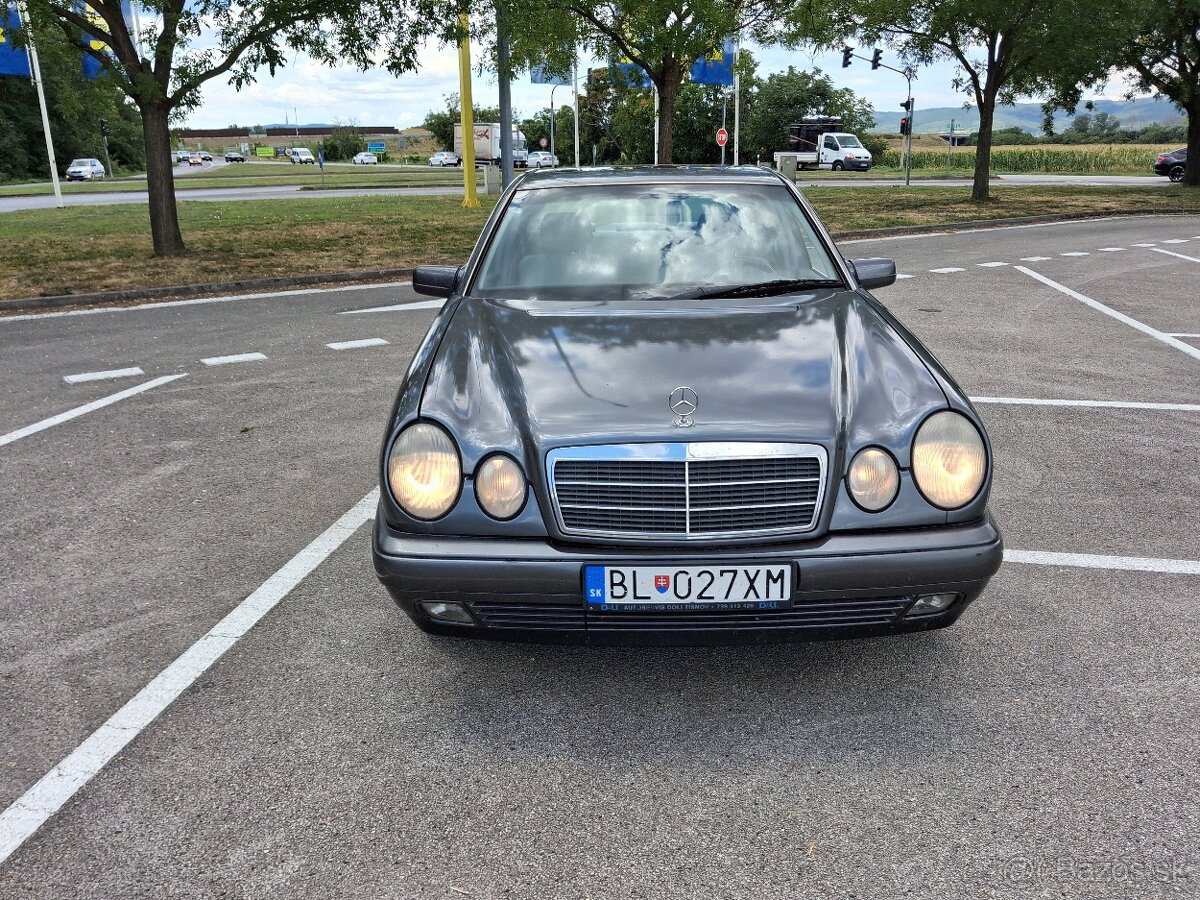 Mercedes w210 e 200 - 3