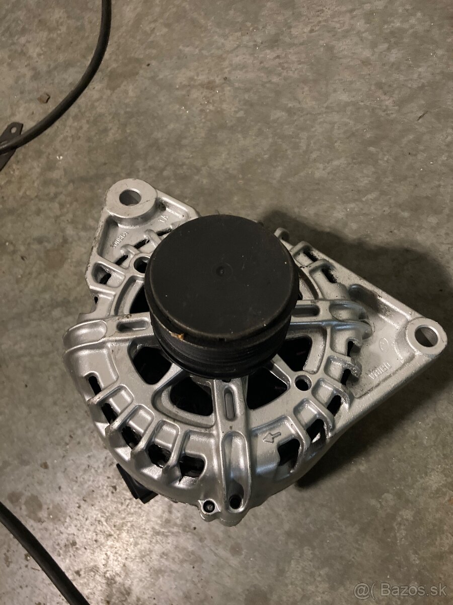 Predám alternátor na kia ceed 1.6 crdi - 3