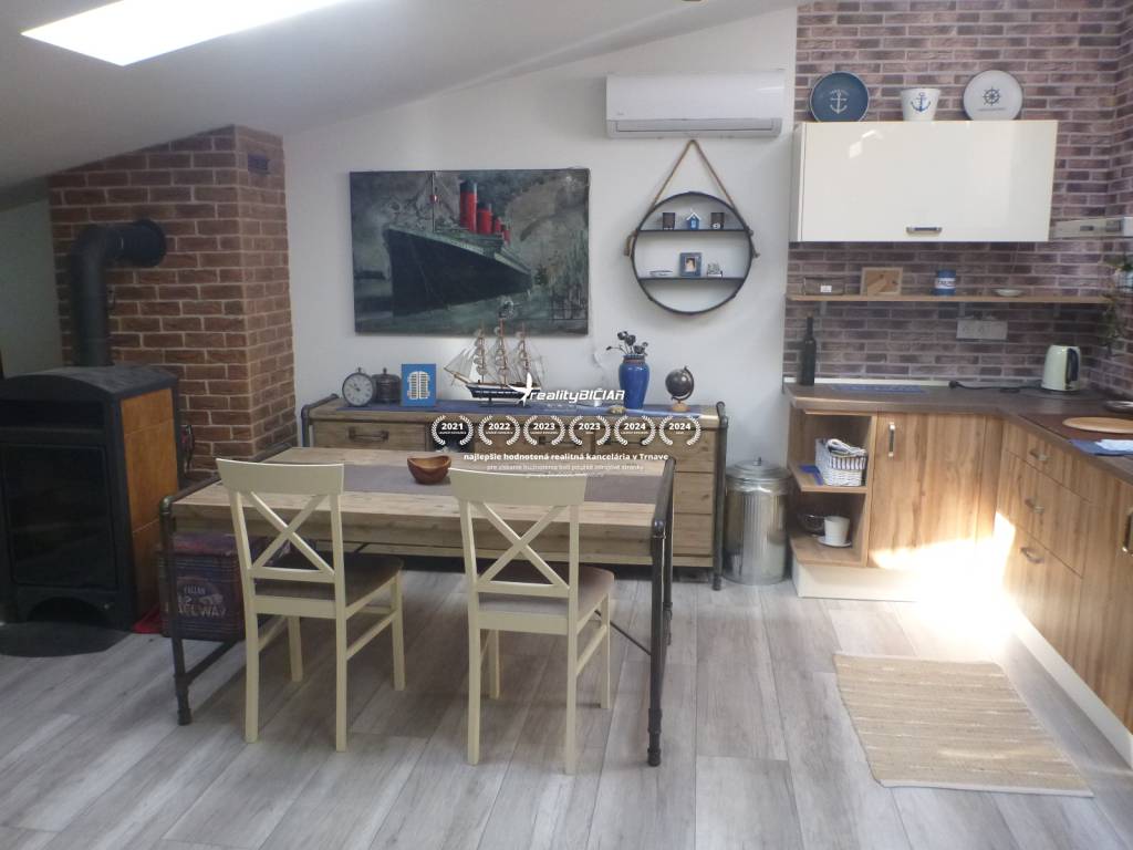 Na prenájom krásny byt v podkroví 2km od Senca a 17km od Bra - 3