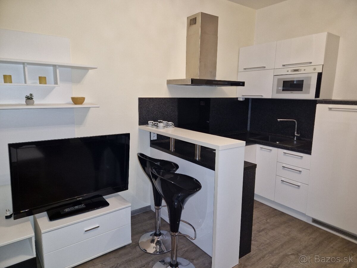 Na PRENÁJOM 2izbový byt Nemšová - 3