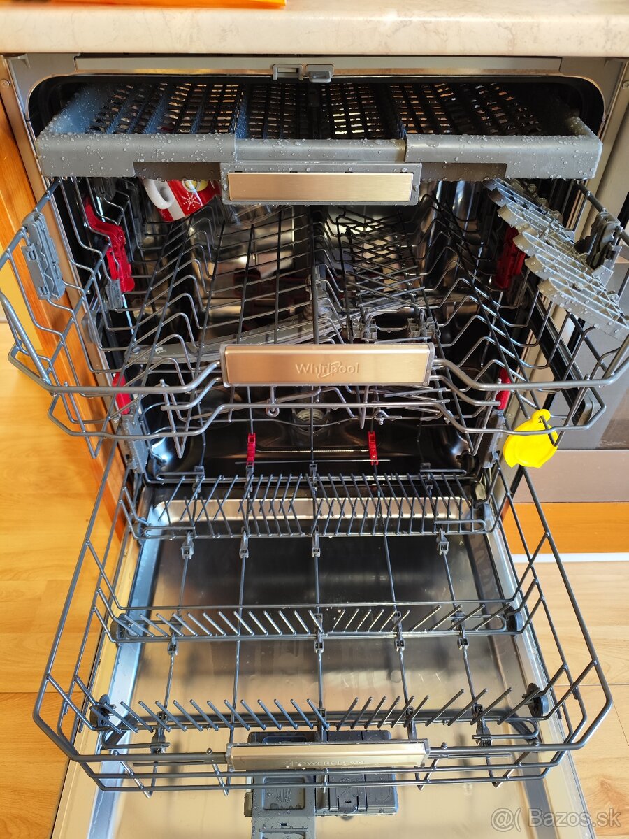 Nerezová umývačka riadu Whirlpool - 3