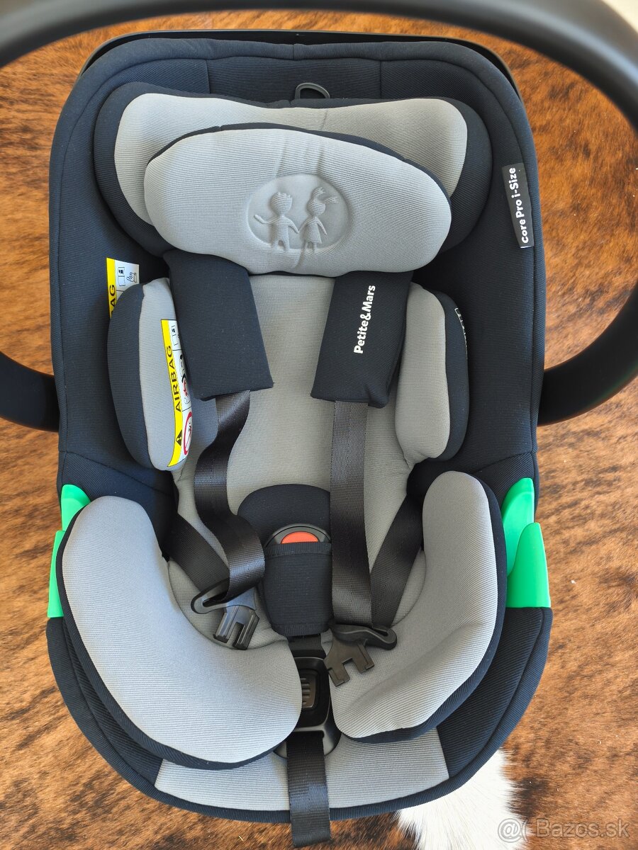 PETITE&MARS Autosedačka Core Pro i-Size Black Grey 40,87cm ( - 3