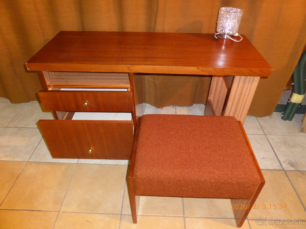 Predám nočný stolík s taburetkou - 3