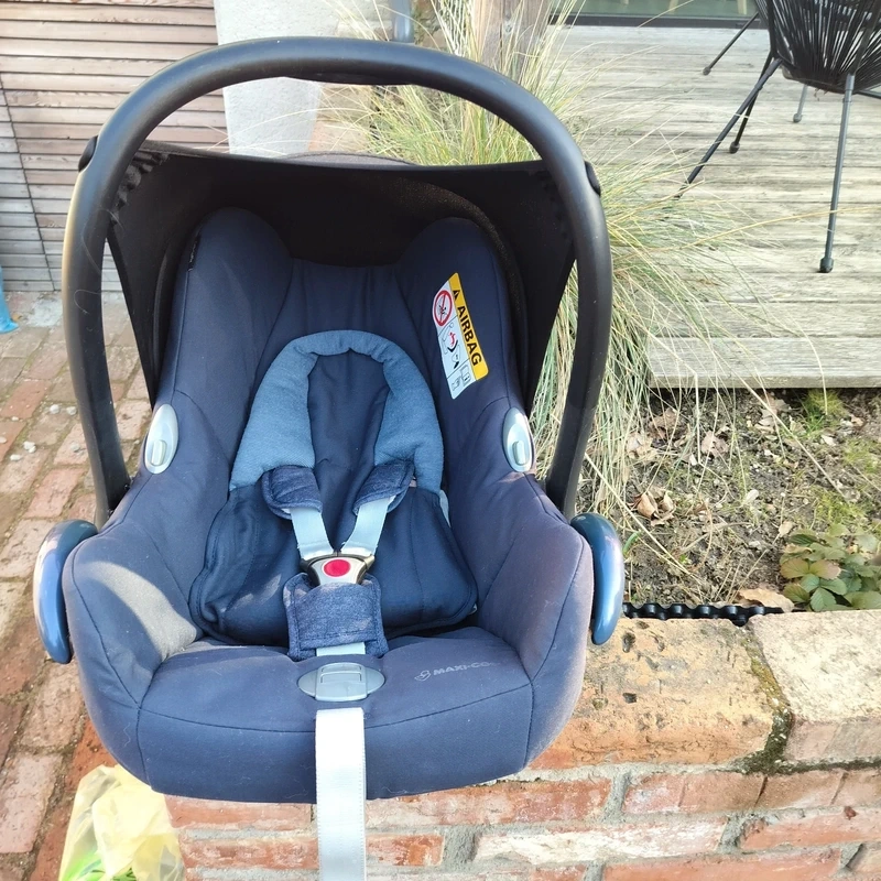 Maxi Cosy vajicko a izofix - 3