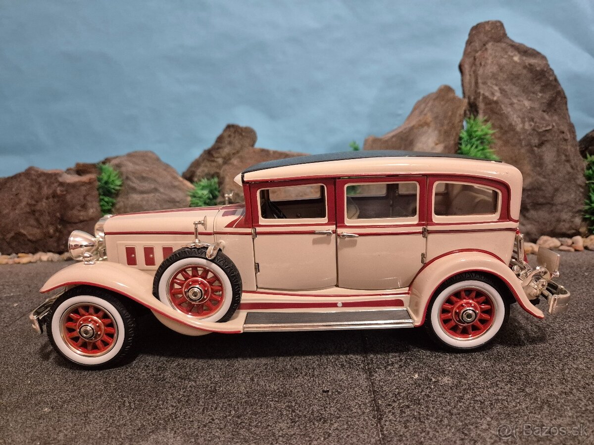 Prodám model 1:18 Peerless 1931 - 3